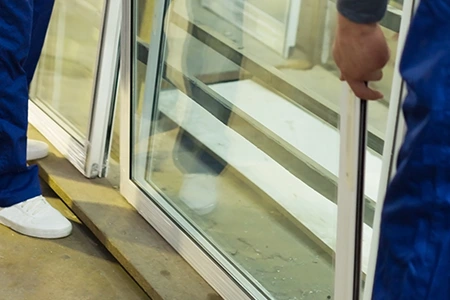 Commercial Glass Repair Technician in Temple Terrace, FL